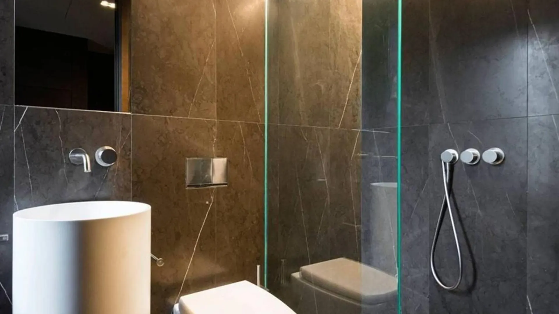 Rhein Crown - A Timeless Residence Above The River Cologne Apartment